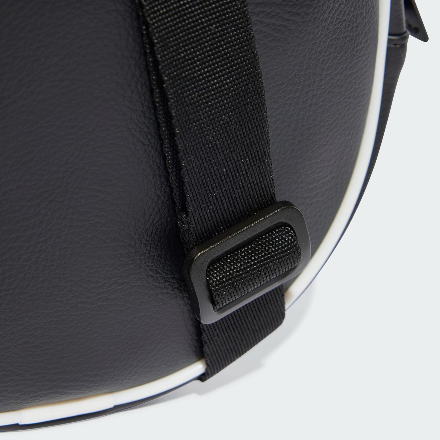 ADIDAS ADICOLOR CLASSIC ROUND BAG