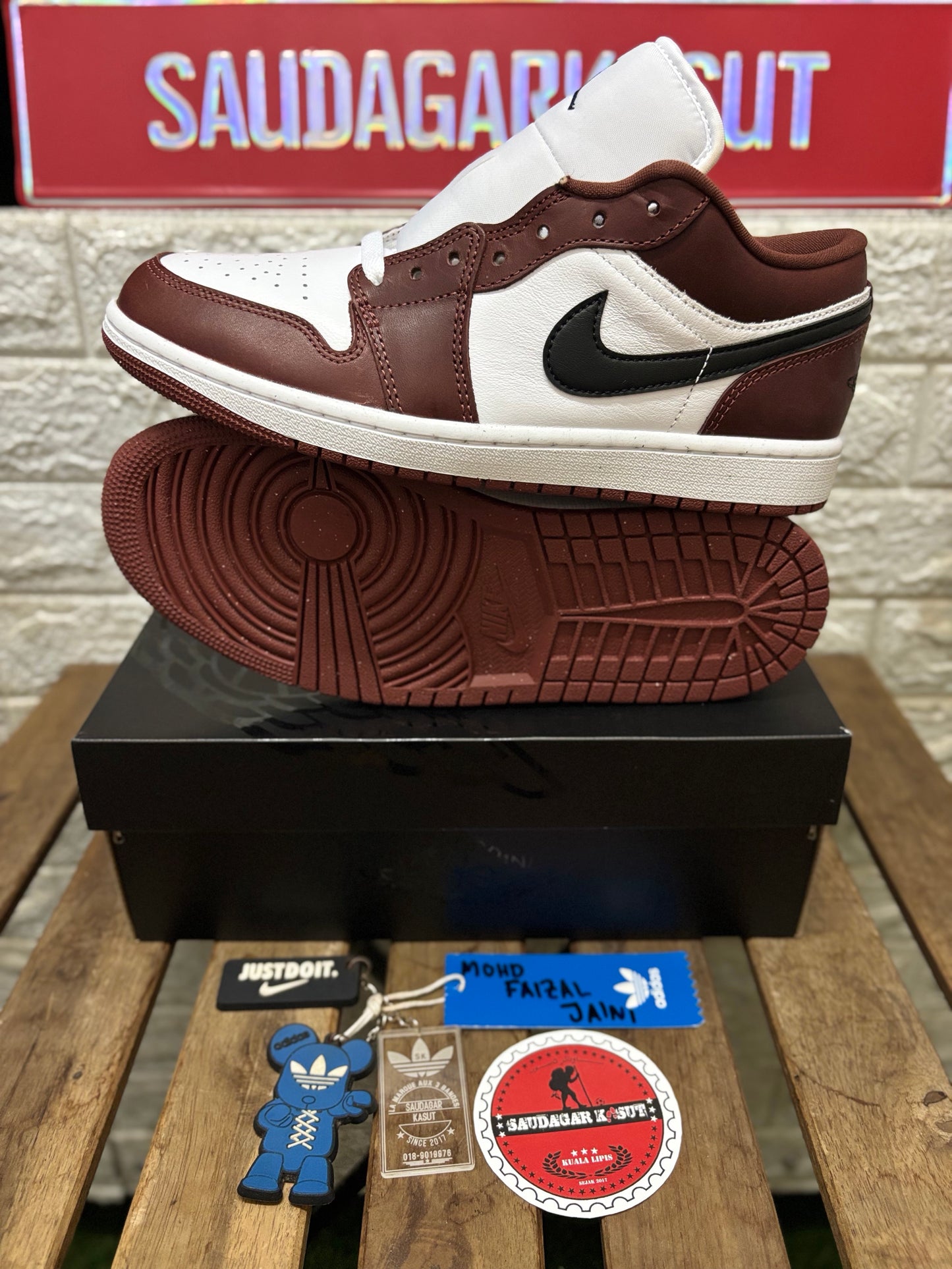 AIR JORDAN 1 LOW SE “Dark Pony” Men
