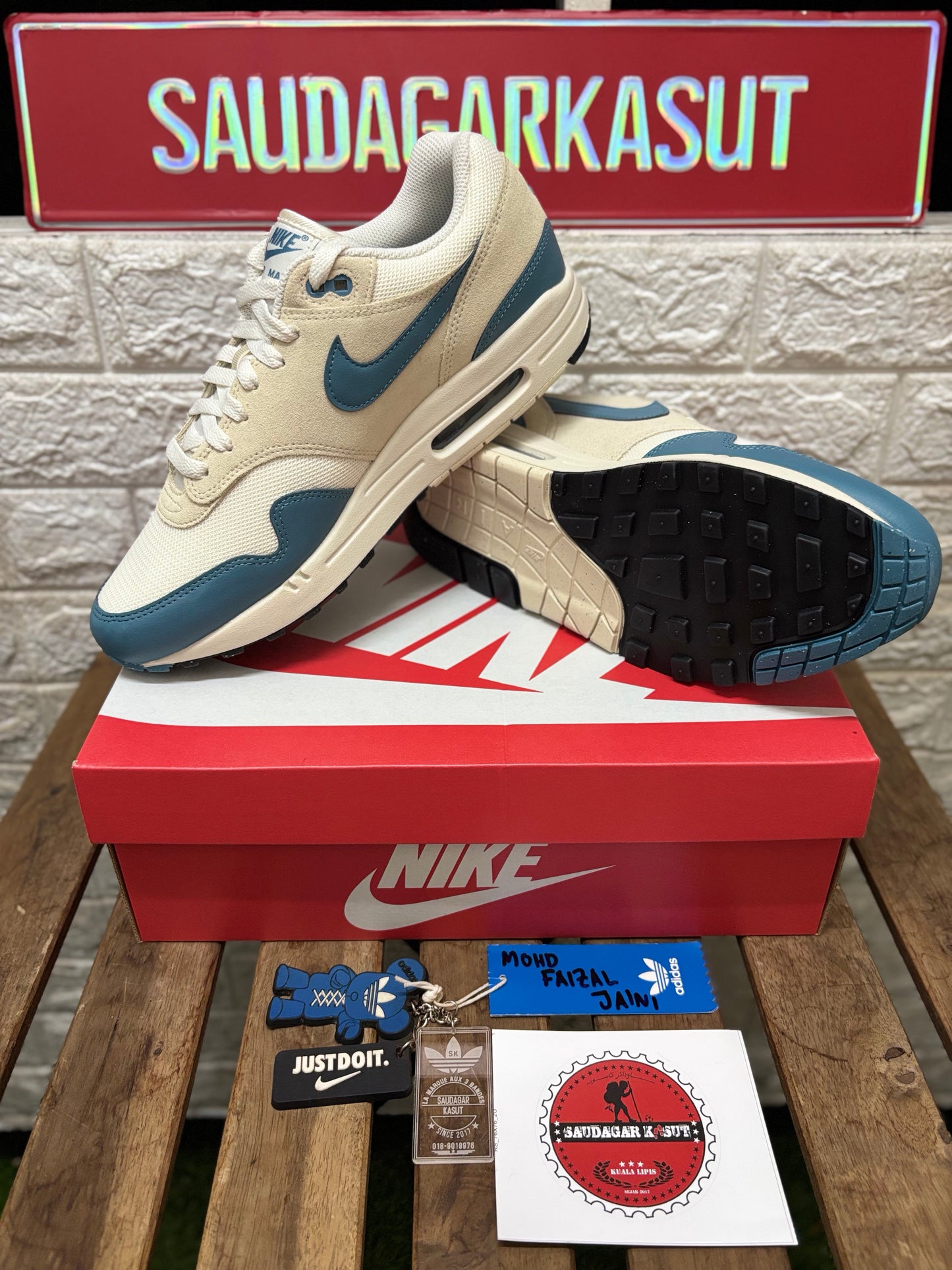 NIKE AIR MAX 1 ESSENTIAL Men