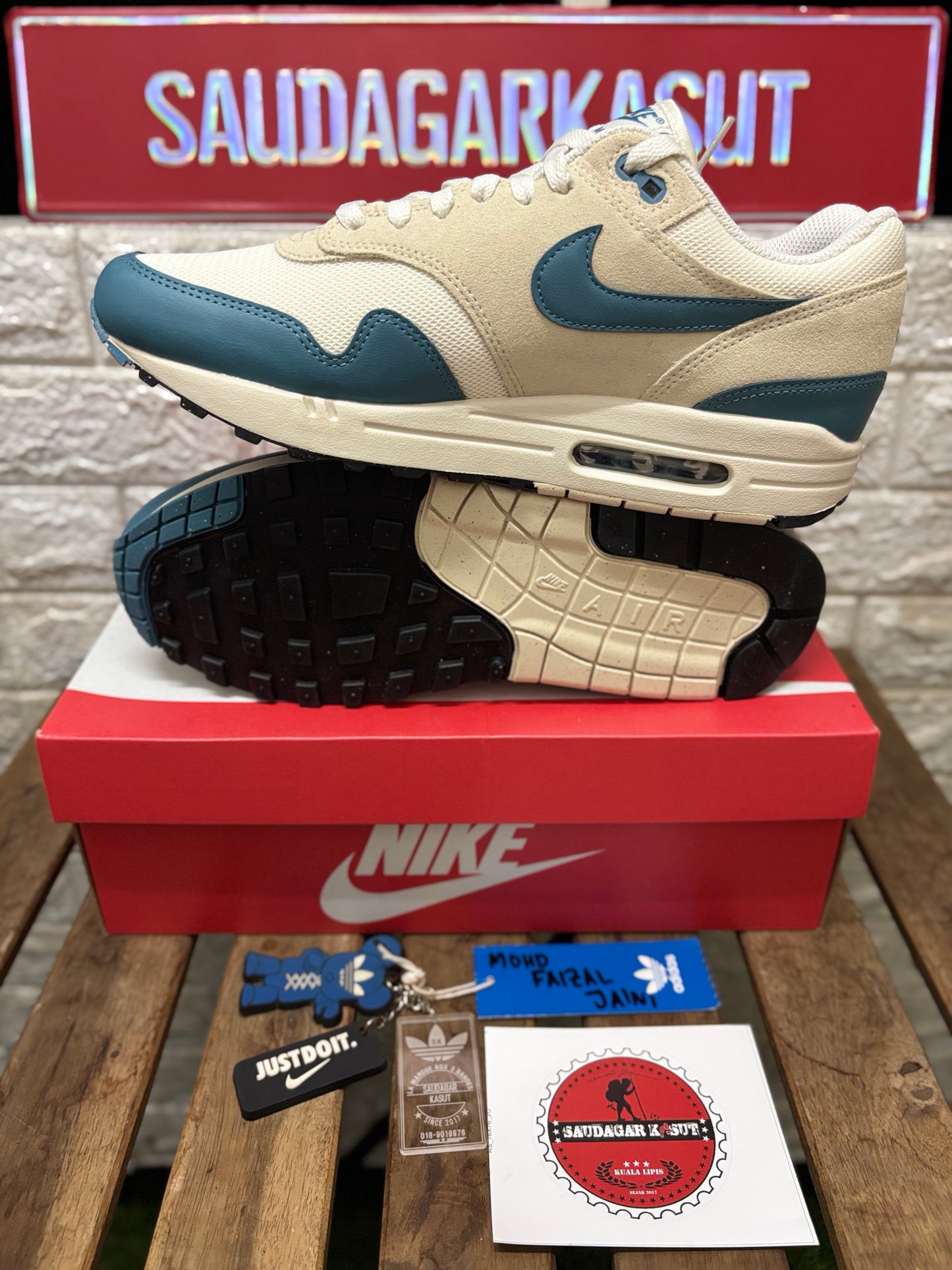 NIKE AIR MAX 1 ESSENTIAL Men