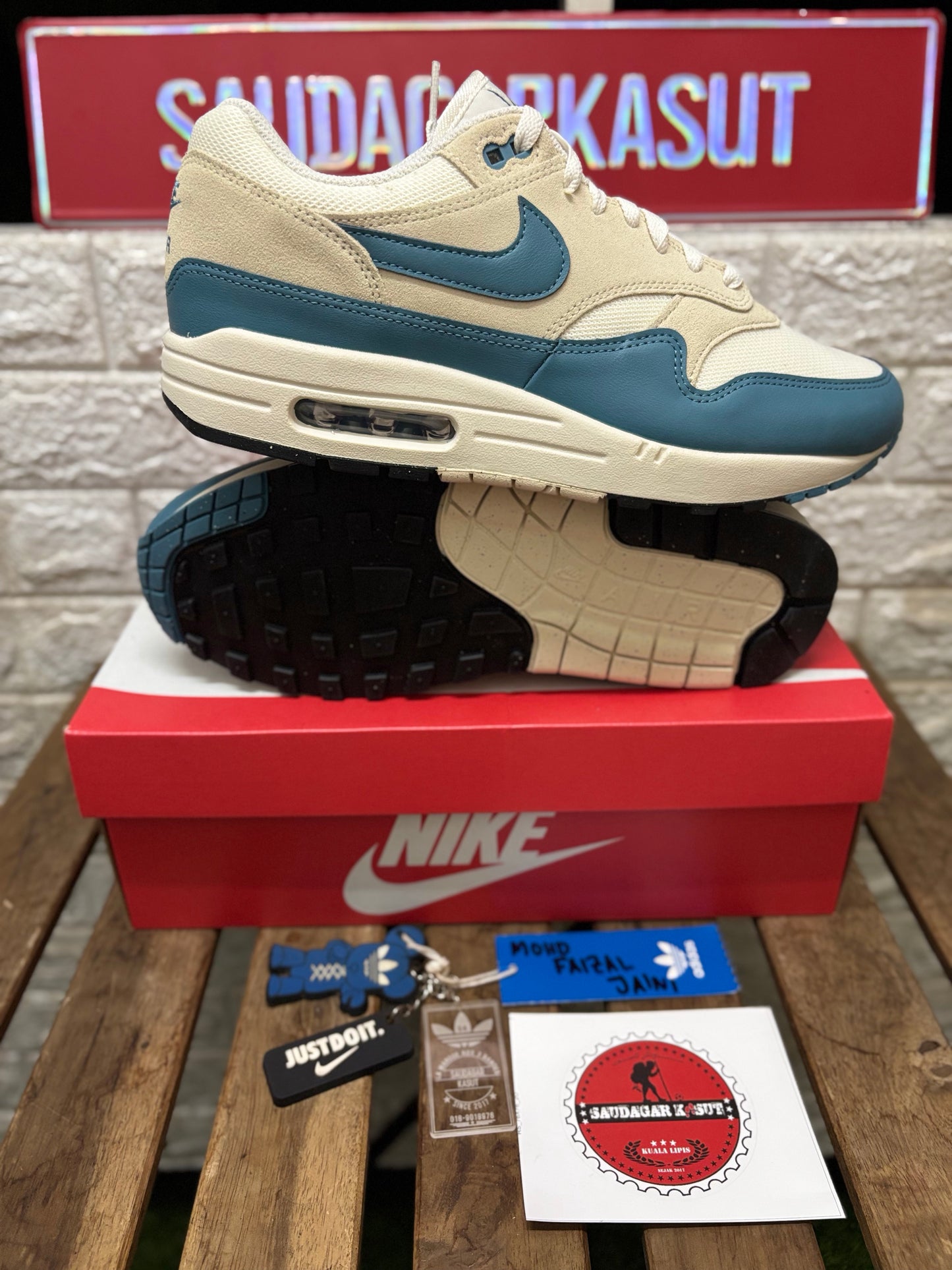 NIKE AIR MAX 1 ESSENTIAL Men