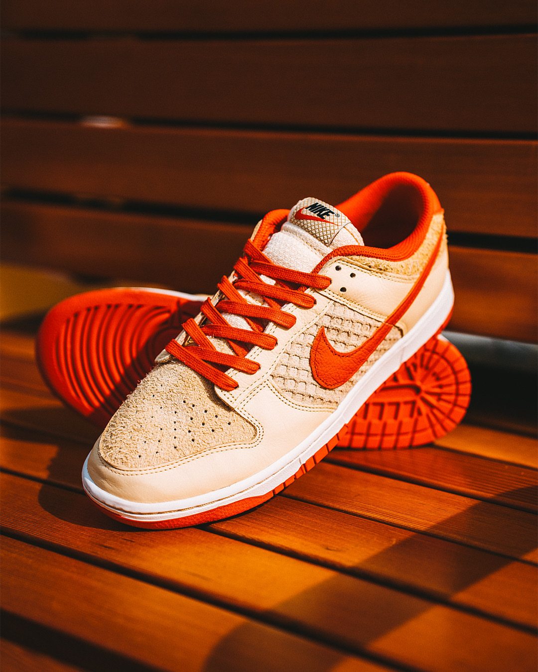 NIKE DUNK LOW RETRO SE “Strawberry Waffle” Men