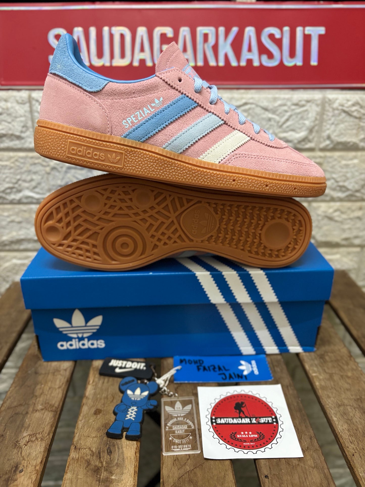 WMNS ADIDAS HANDBALL SPEZIAL